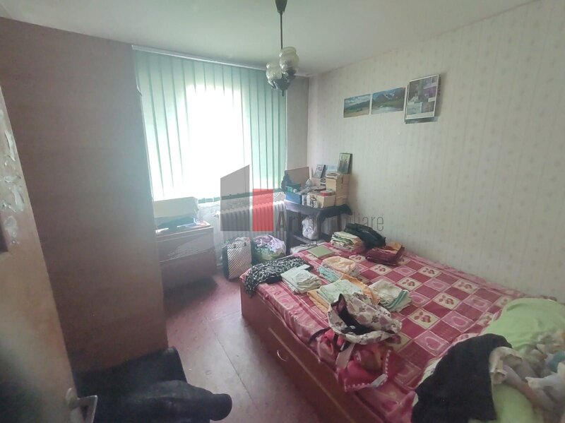 Trei camere, vanzare apartament